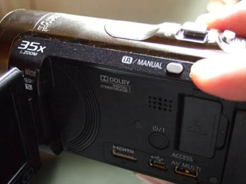 Продам видеокамеру Panasonic HDC-SD900